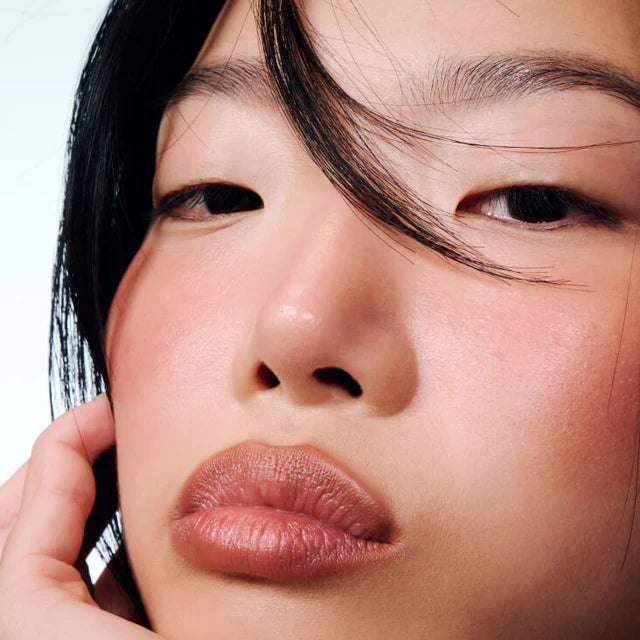 Lunge - Peptide Lip Shape