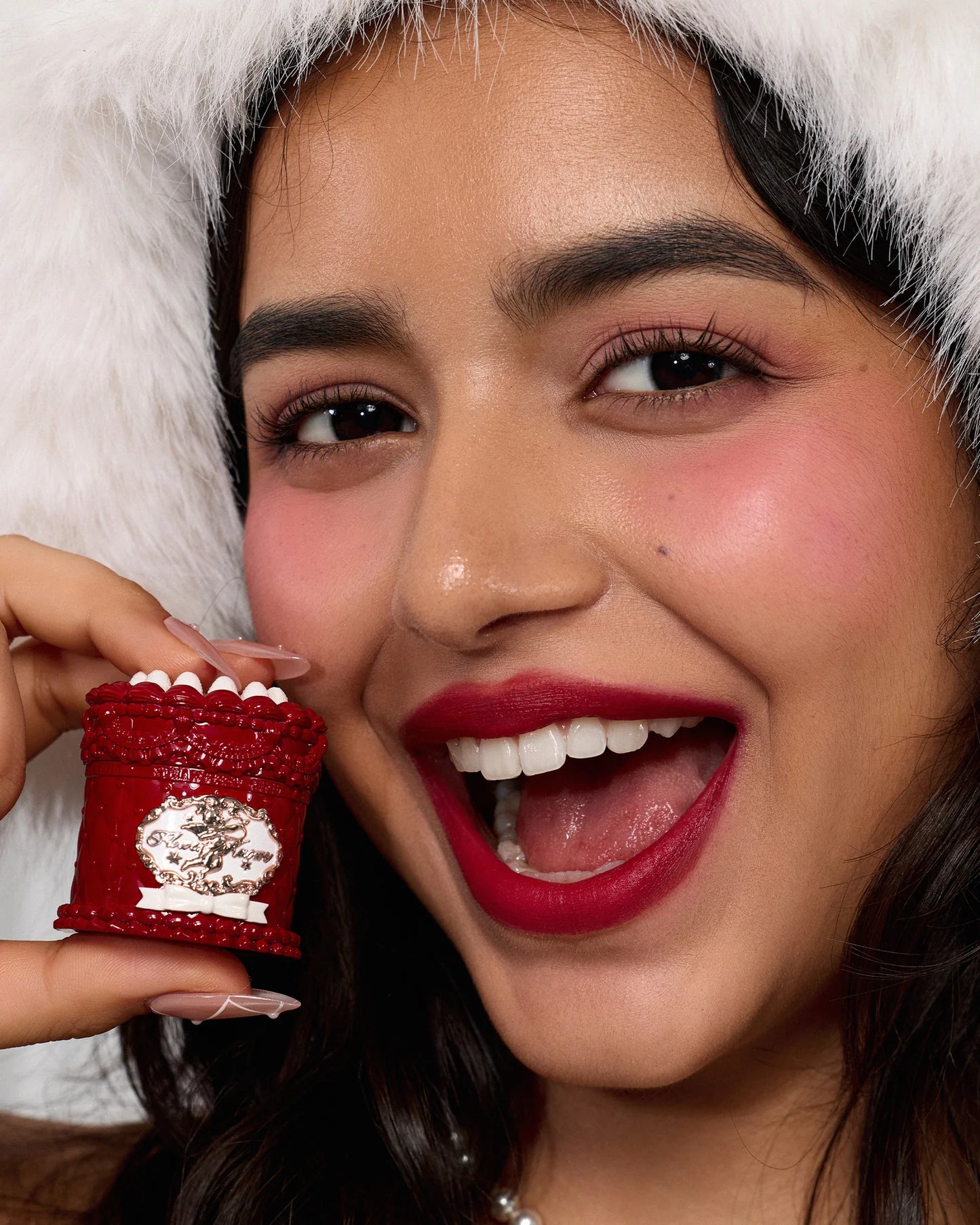 V08 Cranberry - Strawberry Cupid Cake Lip Cream