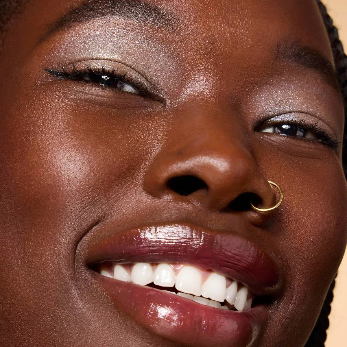 Champagne Showers -Fine As Fleck Glitter Eyeshadow