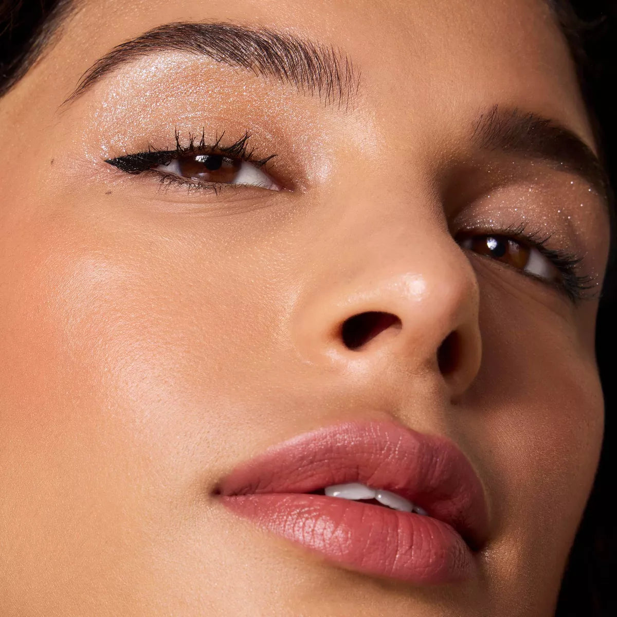 Champagne Showers -Fine As Fleck Glitter Eyeshadow