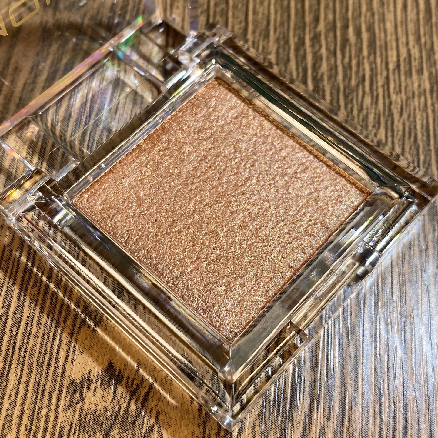 Comet 03 - Lucent Cream Shadow