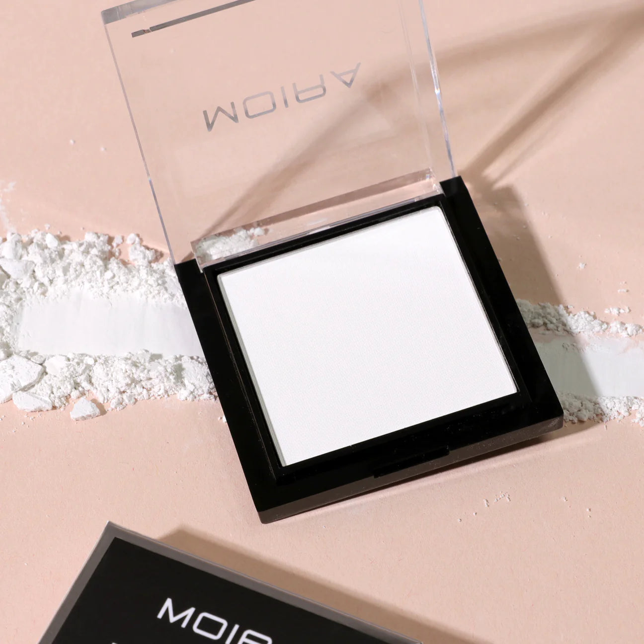Lavish Pressed Finishing Powder 100 Translucent