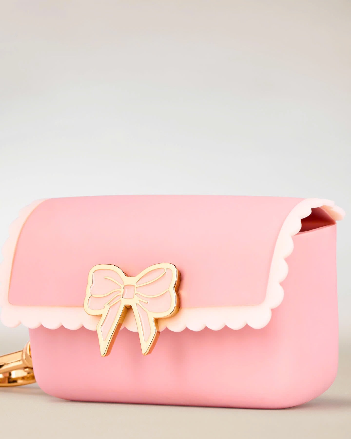 Scallop Bow Snap Case - PocketBac Holder