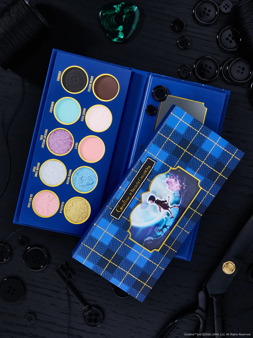 Coraline X Beauty Creations - Paleta De Sombras - Beyond The Door