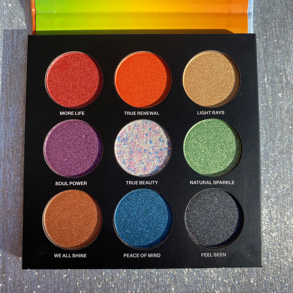 9N LOVE SHINES ARTISTRY PALETTE